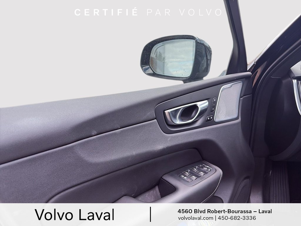 Volvo XC60 Plug-In Hybrid Ultra Black Edition 2025 à Laval, Québec - 9 - w1024h768px
