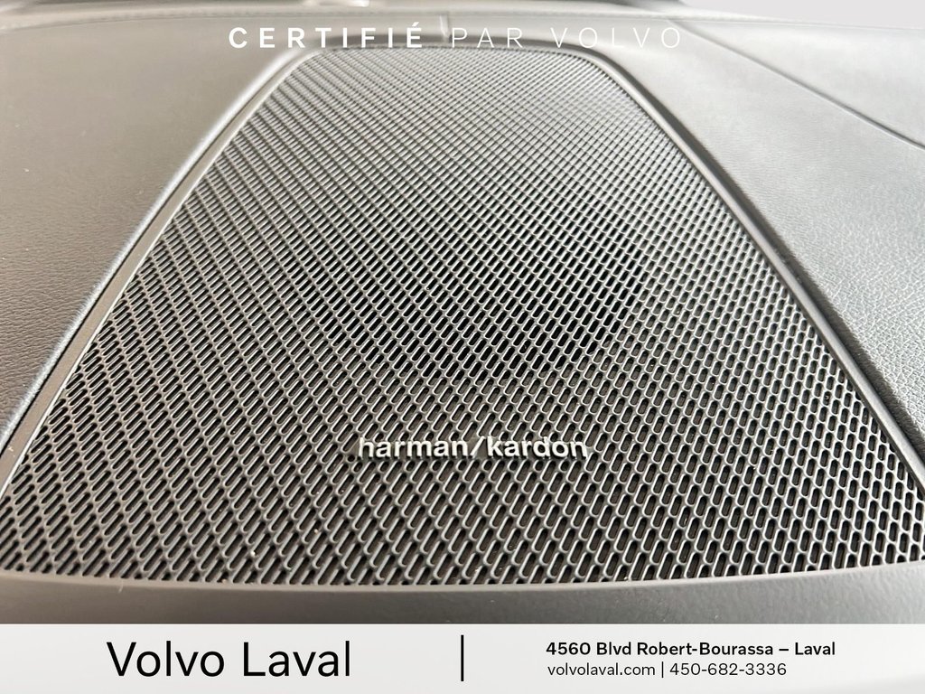 2024 Volvo XC60 Recharge Ultimate Dark Theme in Laval, Quebec - 10 - w1024h768px