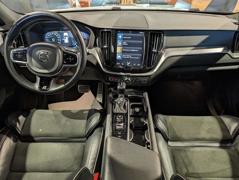 2019  XC60 T6 AWD R-Design in Laval, Quebec - 12 - w1024h768px