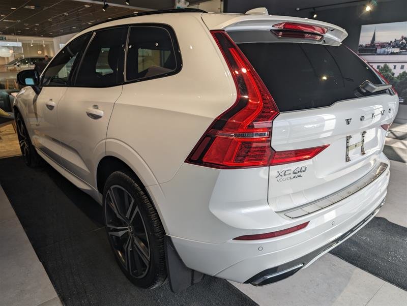 2021  XC60 T6 AWD R-Design in Laval, Quebec - 7 - w1024h768px