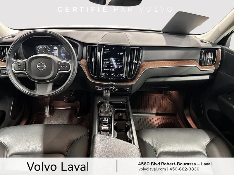 2021 Volvo XC60 T5 AWD Momentum in Laval, Quebec - 12 - w1024h768px