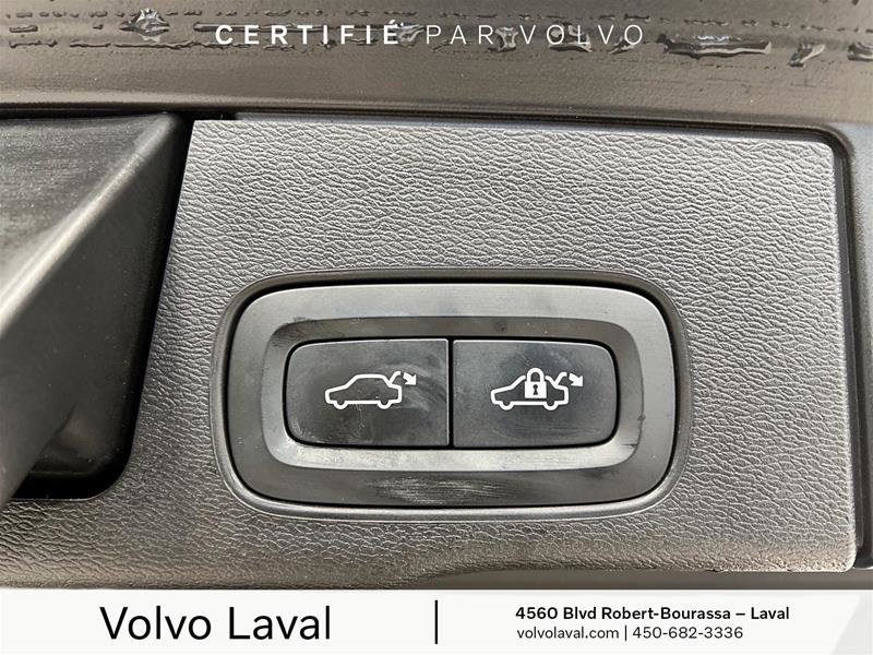 2021 Volvo XC60 T5 AWD Momentum in Laval, Quebec - 25 - w1024h768px