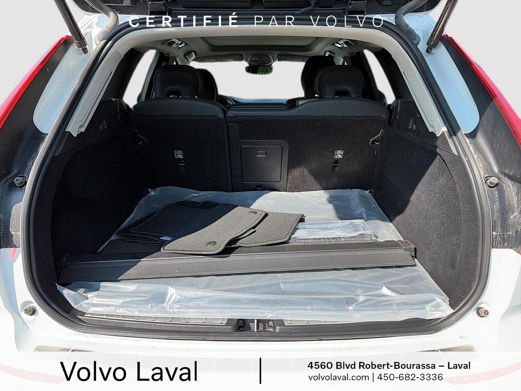 Volvo XC60 Plus Dark Theme 2023 à Laval, Québec - 6 - w1024h768px