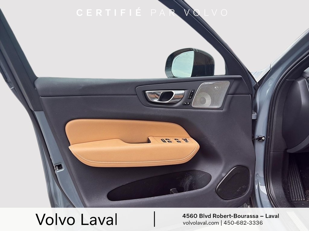 Volvo XC60 Ultimate Dark Theme 2023 à Laval, Québec - 10 - w1024h768px