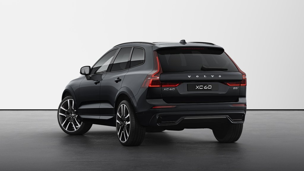 Volvo XC60 Ultra Dark Theme 2025 à Laval, Québec - 2 - w1024h768px