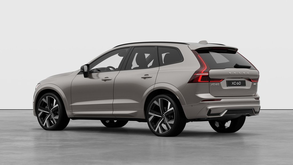 Volvo XC60 Ultra Dark Theme 2026 à Laval, Québec - 2 - w1024h768px
