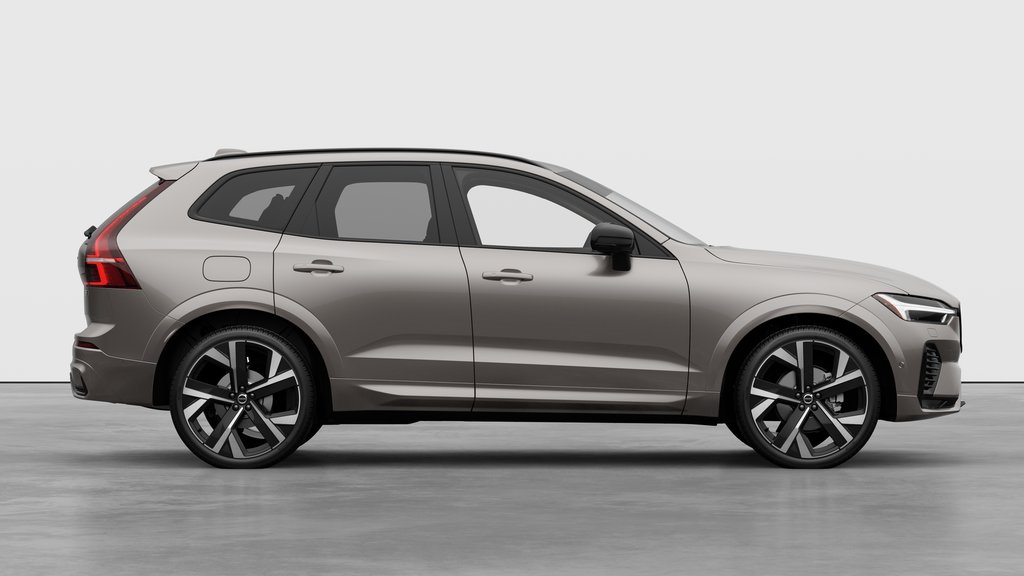 Volvo XC60 Ultra Dark Theme 2026 à Laval, Québec - 7 - w1024h768px