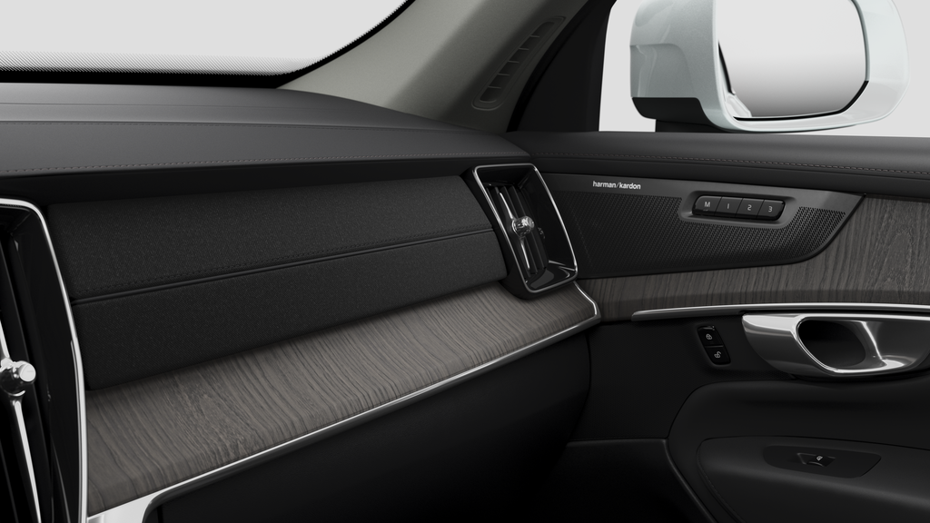 2025 Volvo XC90 PLUG-IN HYBRID Ultra Bright Theme in Laval, Quebec - 9 - w1024h768px
