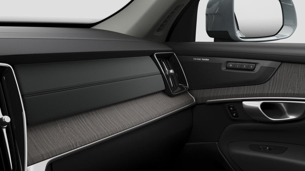 2026 Volvo XC90 Plug-In Hybrid Ultra Bright Theme in Laval, Quebec - 9 - w1024h768px