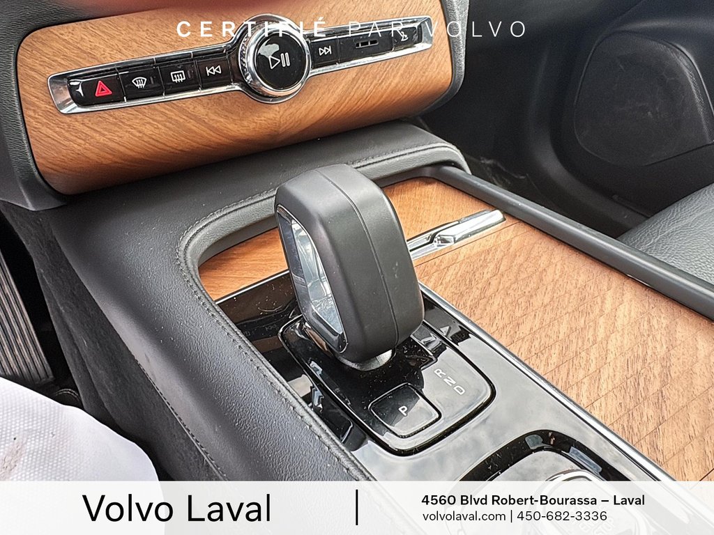 Volvo XC90 Recharge Plus Dark Theme 2023 à Laval, Québec - 15 - w1024h768px