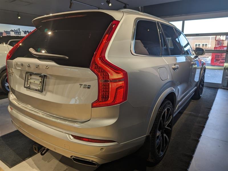 2020  XC90 T8 eAWD Momentum in Laval, Quebec - 8 - w1024h768px