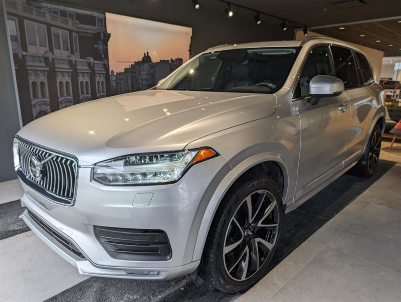2020  XC90 T6 AWD Momentum (7-Seat) in Laval, Quebec - 1 - w1024h768px