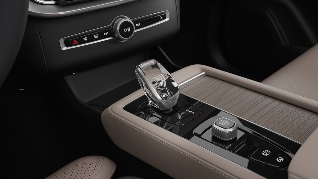 2027 Volvo XC90 Ultra 7-Seater (Dark Theme) in Laval, Quebec - 11 - w1024h768px