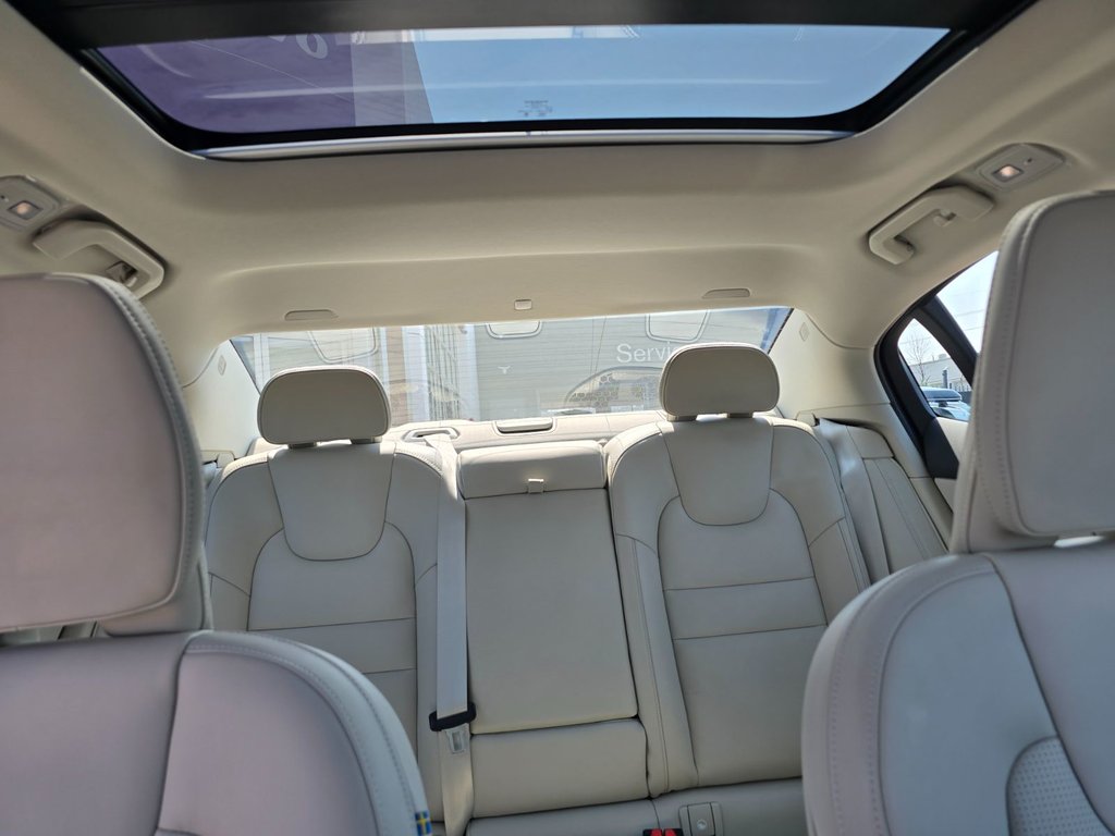 2024 Volvo S60 Recharge ULTIMATE DARK THEME-6