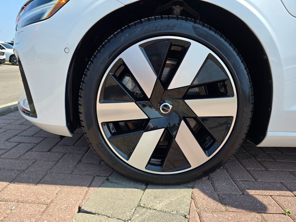 2024 Volvo S60 Recharge ULTIMATE DARK THEME-7