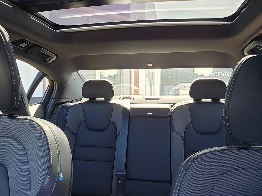 2024 Volvo S60 PLUS BLACK EDITION-6