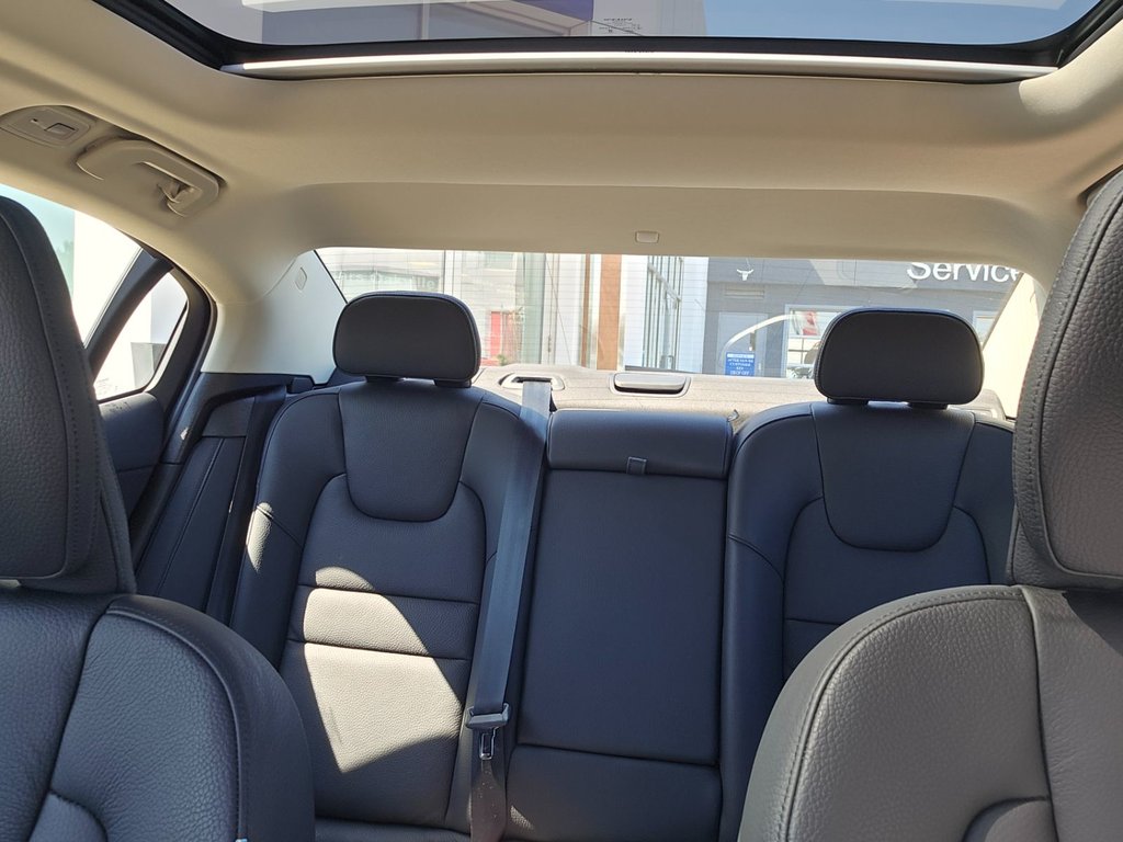 2024 Volvo S60 PLUS DARK THEME-6