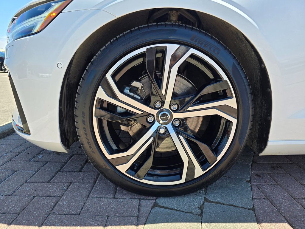 2024 Volvo S60 PLUS DARK THEME-7