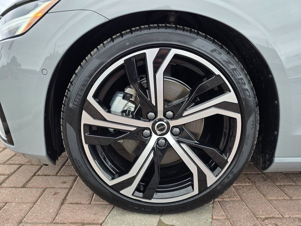 2024 Volvo S60 PLUS DARK THEME-7