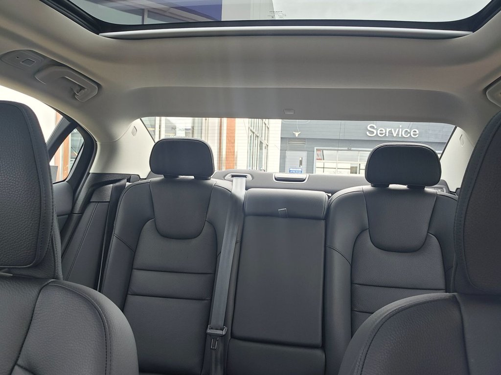 2024 Volvo S60 PLUS DARK THEME-6