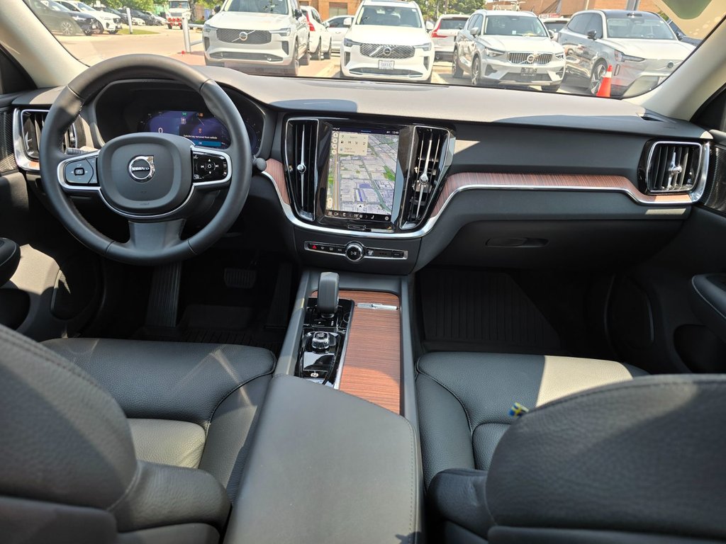 2024 Volvo S60 PLUS DARK THEME-4