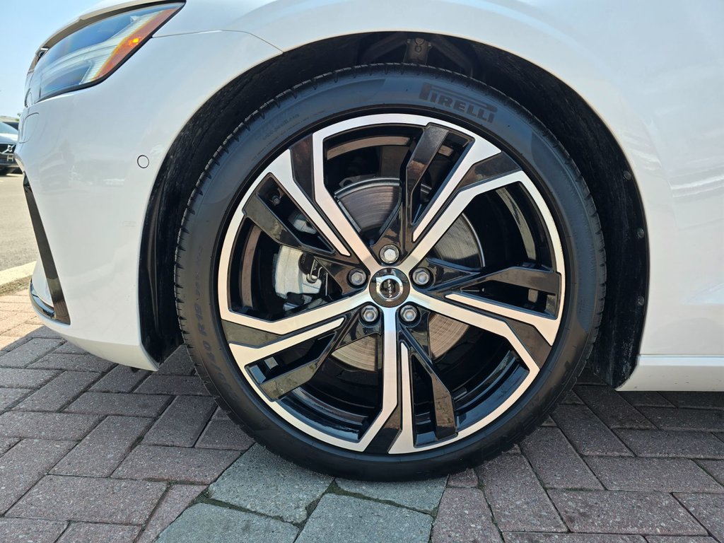 2024 Volvo S60 PLUS DARK THEME-7