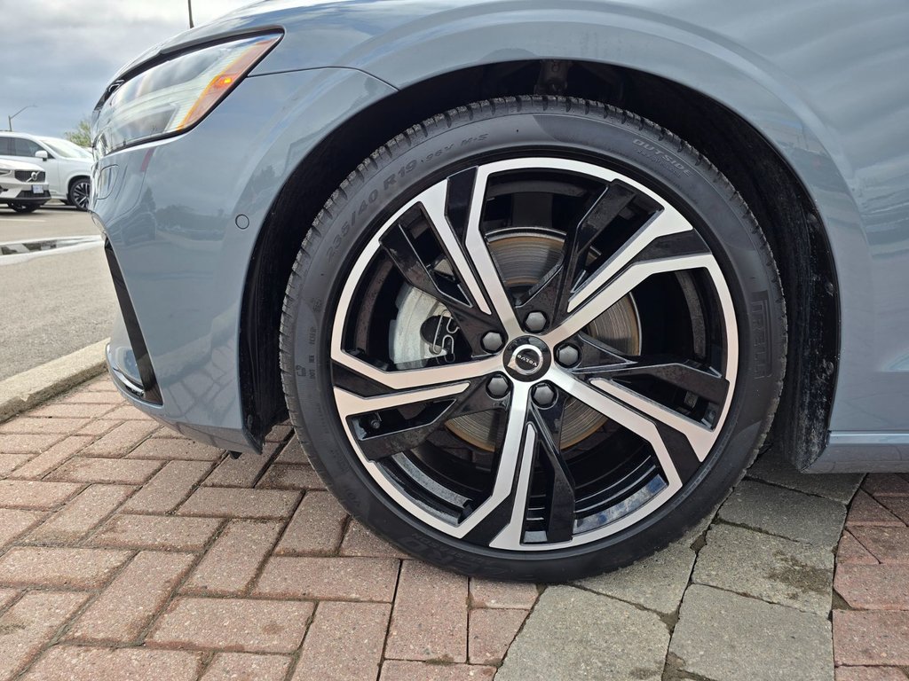 2024 Volvo S60 PLUS DARK THEME-7