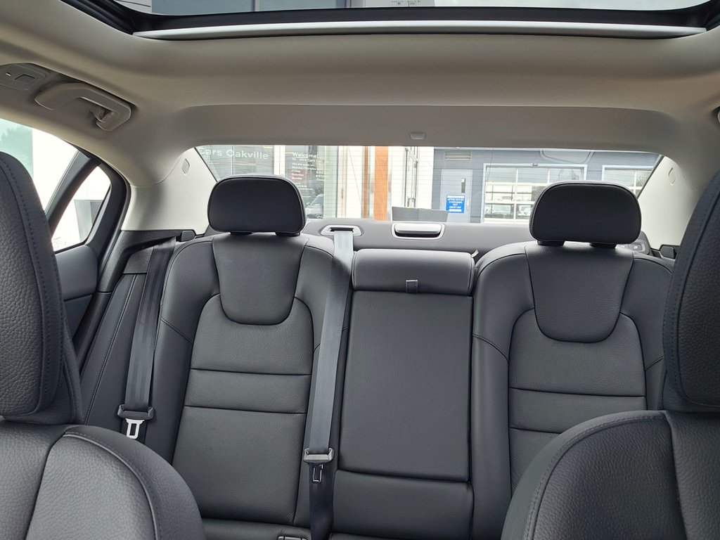 2024 Volvo S60 PLUS DARK THEME-6