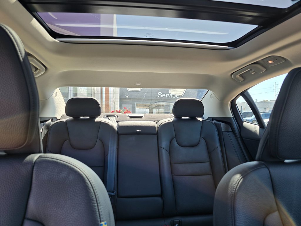 2024 Volvo S60 PLUS DARK THEME-6