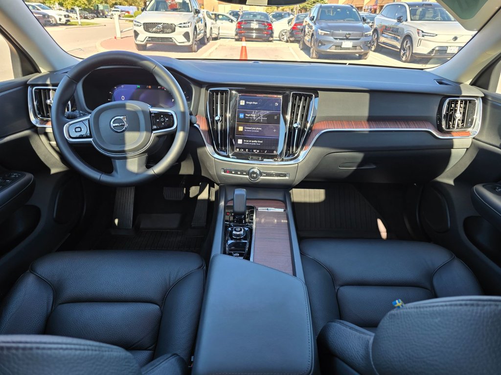 2024 Volvo S60 PLUS DARK THEME-4
