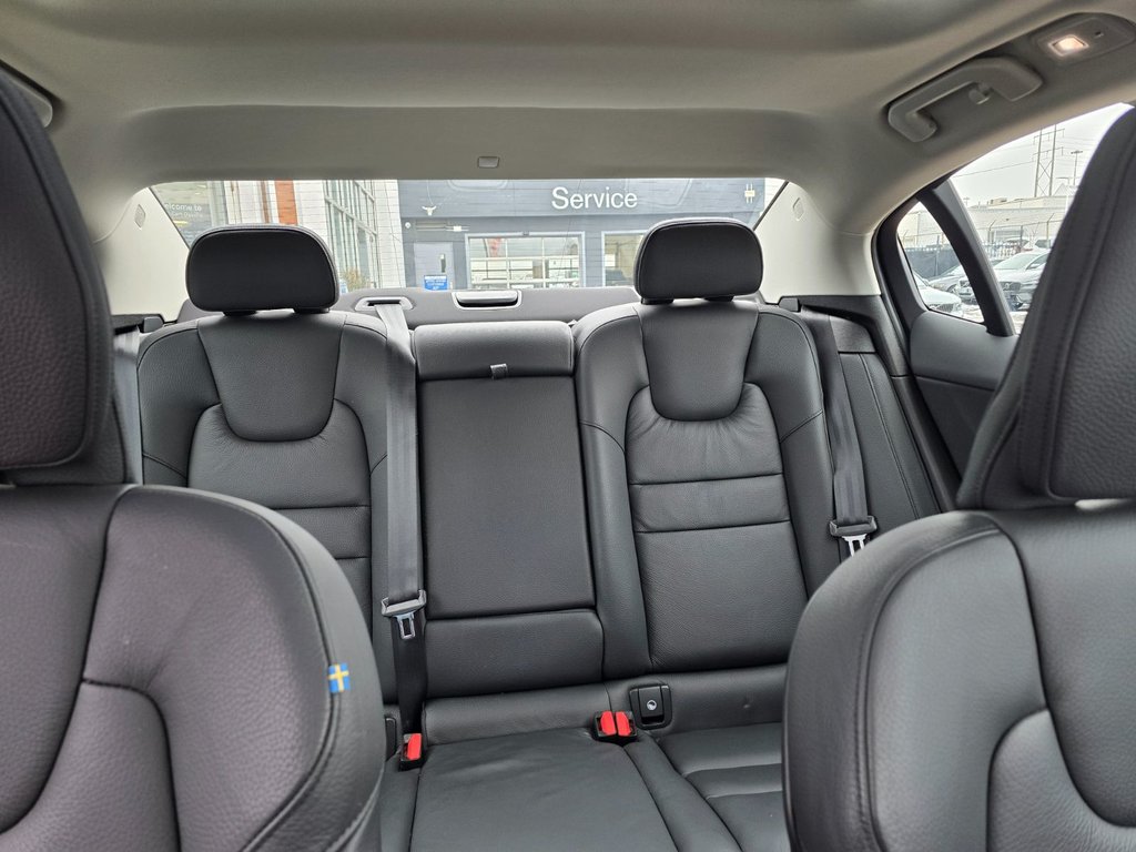 2024 Volvo S60 PLUS DARK THEME-6