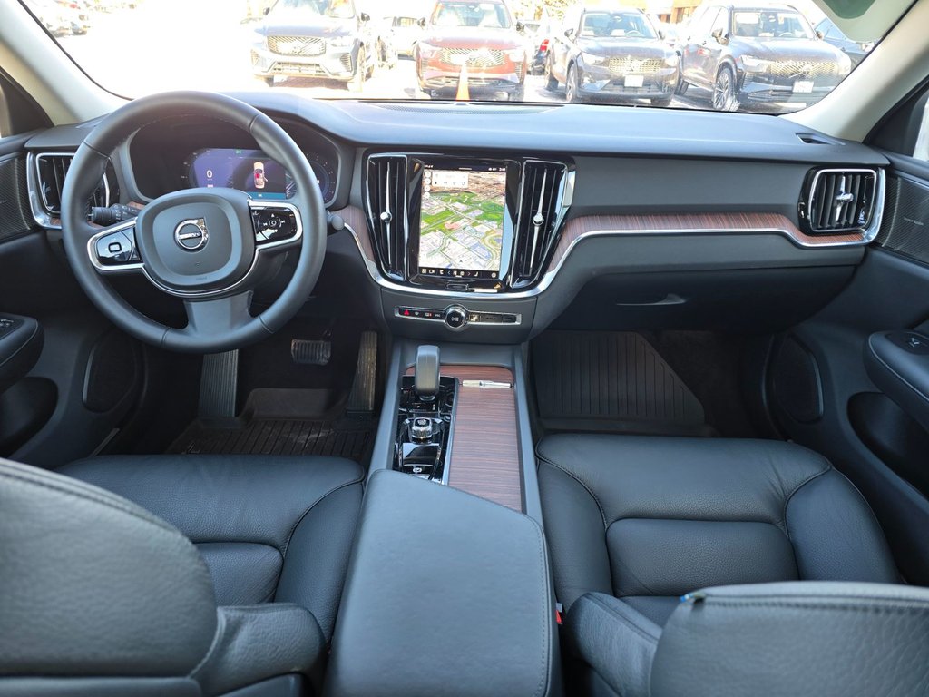 2024 Volvo S60 PLUS DARK THEME-4