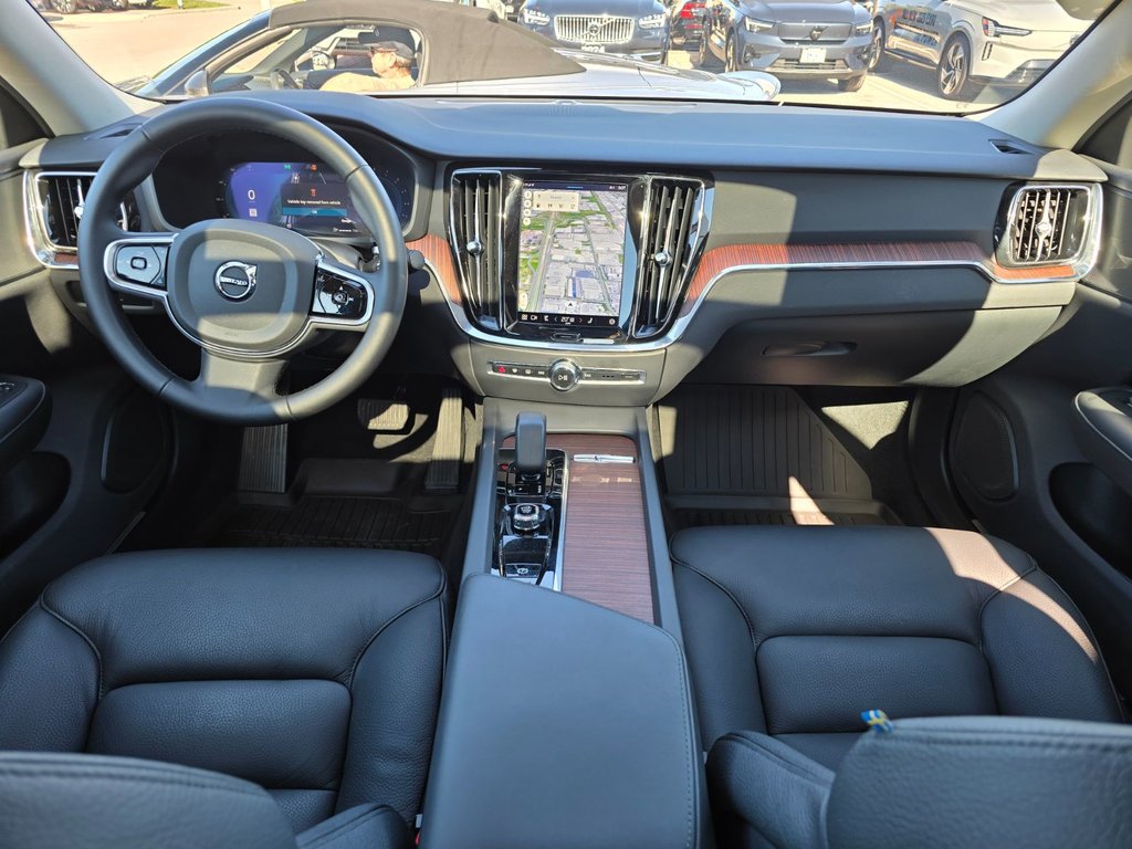 2024 Volvo S60 PLUS DARK THEME-4