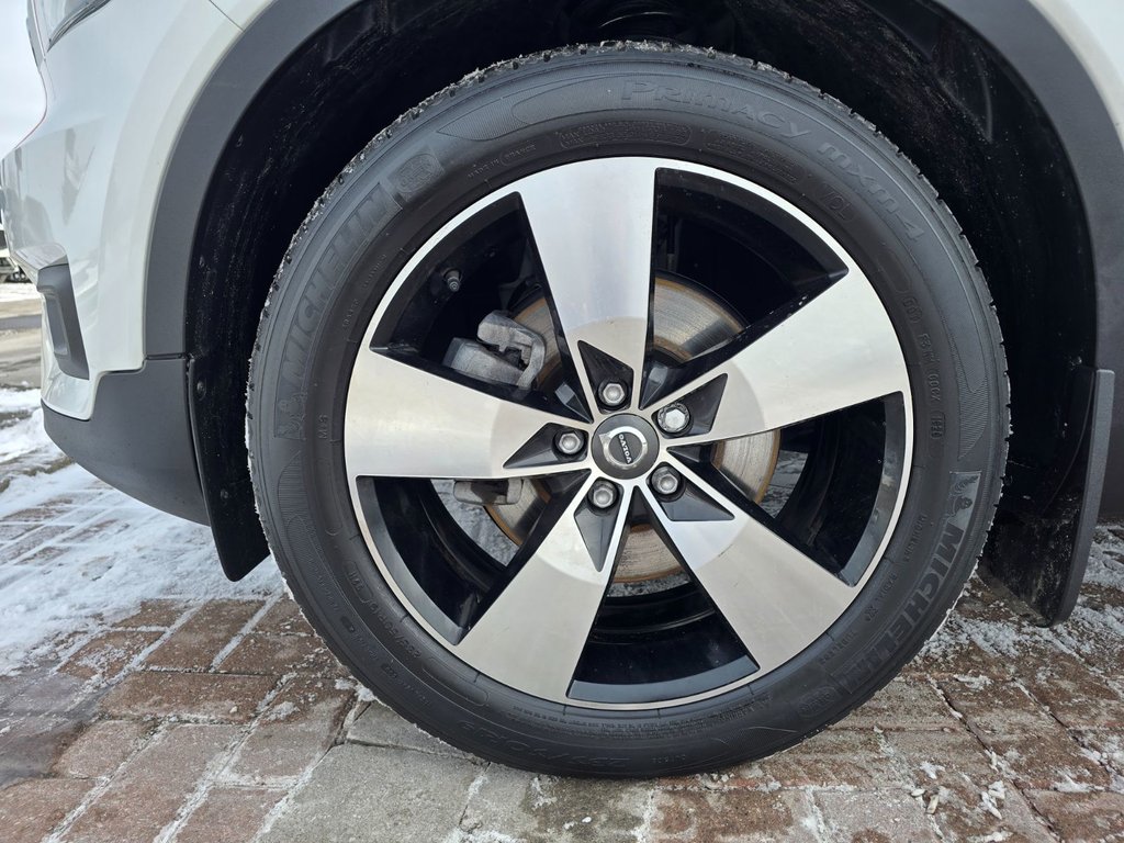 2020 Volvo XC40 MOMENTUM-7