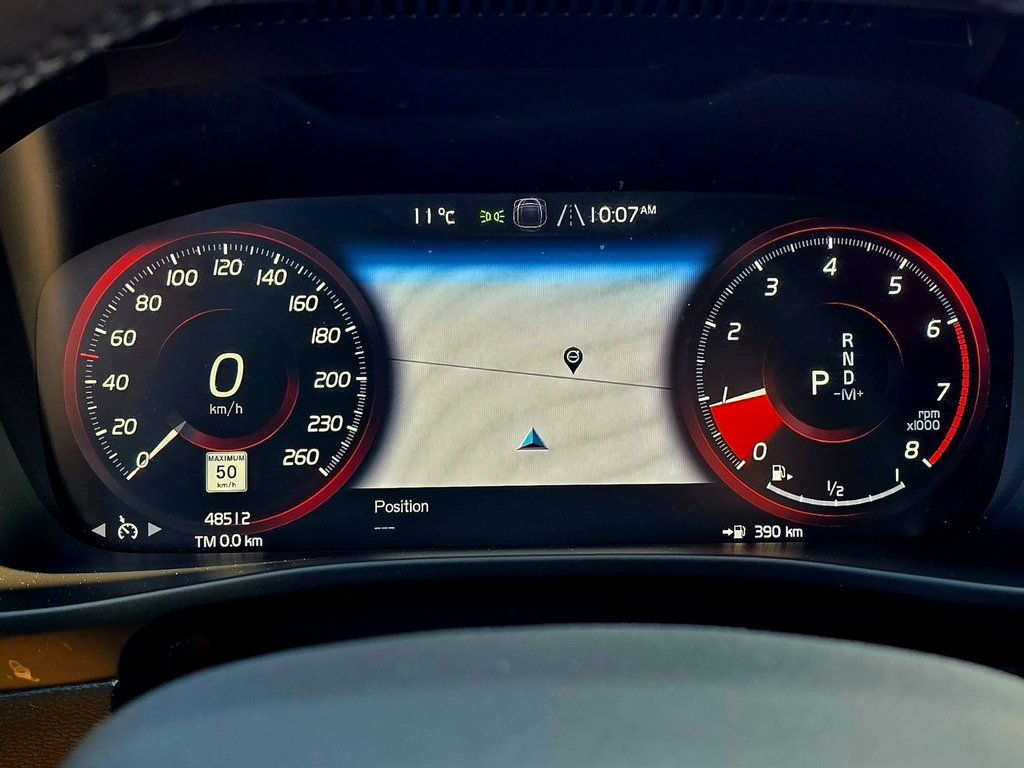 2022 Volvo XC40 R-DESIGN-1