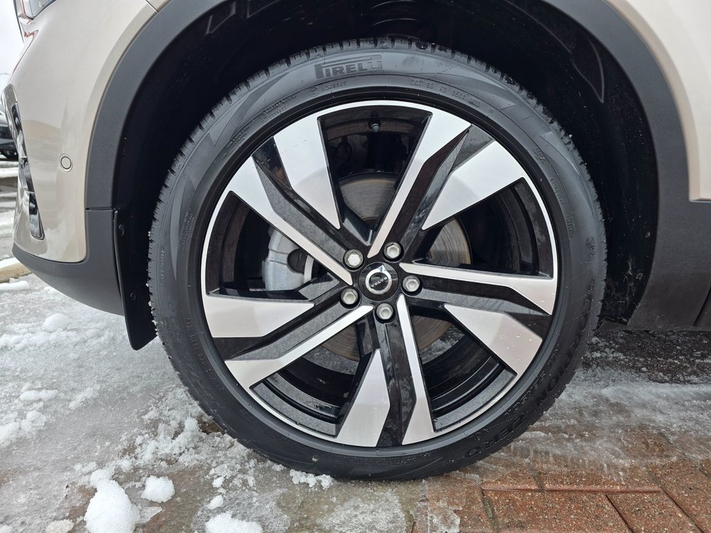 2023 Volvo XC40 ULTIMATE DARK THEME-7