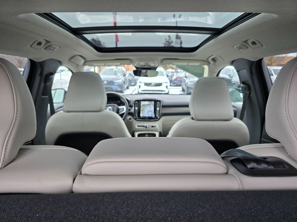 2023 Volvo XC40 ULTIMATE DARK THEME-6