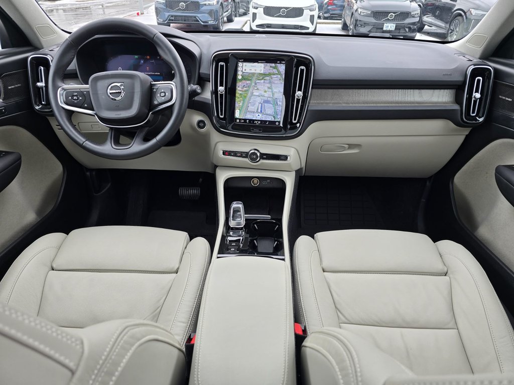 2023 Volvo XC40 ULTIMATE DARK THEME-4