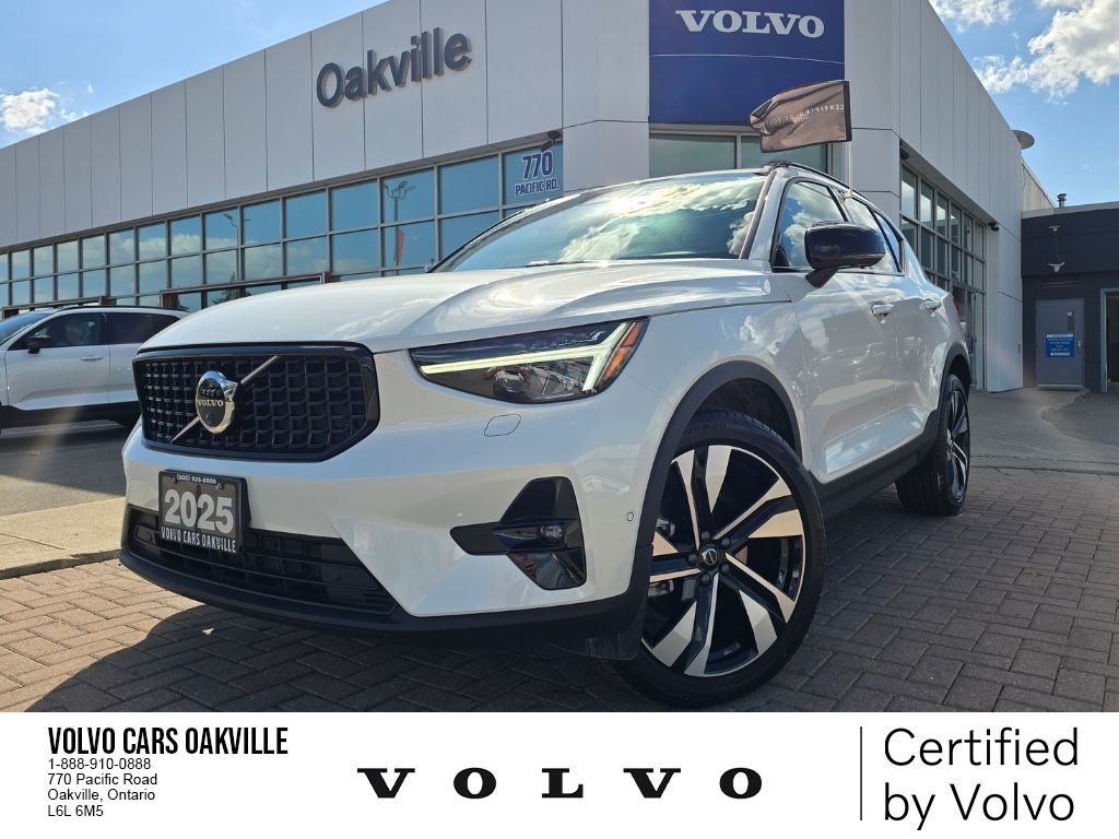 2025 Volvo XC40 PLUS DARK THEME-0