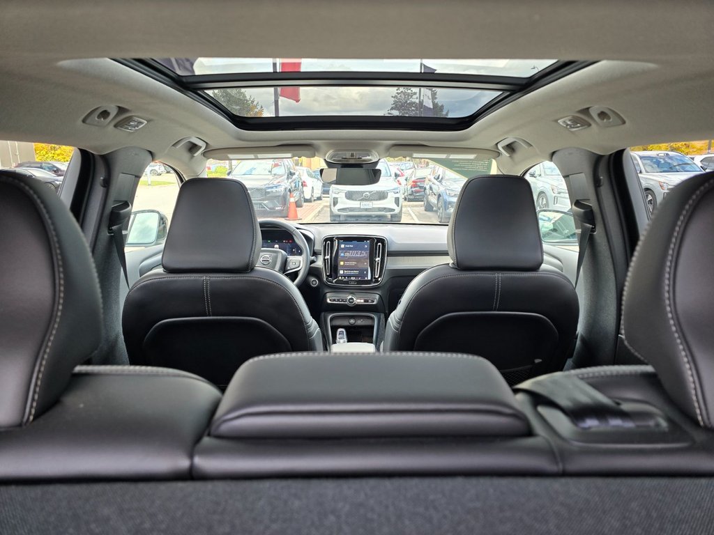 2025 Volvo XC40 PLUS DARK THEME-6