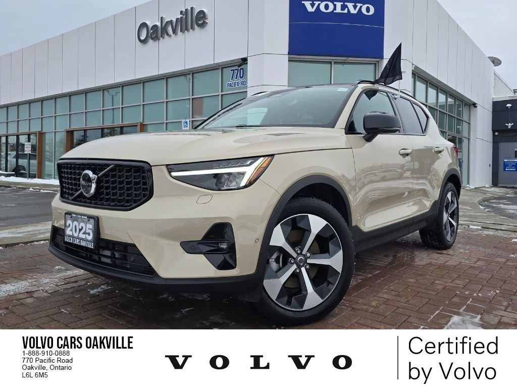 2025 Volvo XC40 PLUS DARK THEME-0