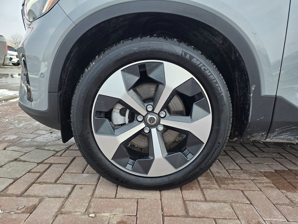 2025 Volvo XC40 PLUS DARK THEME-7