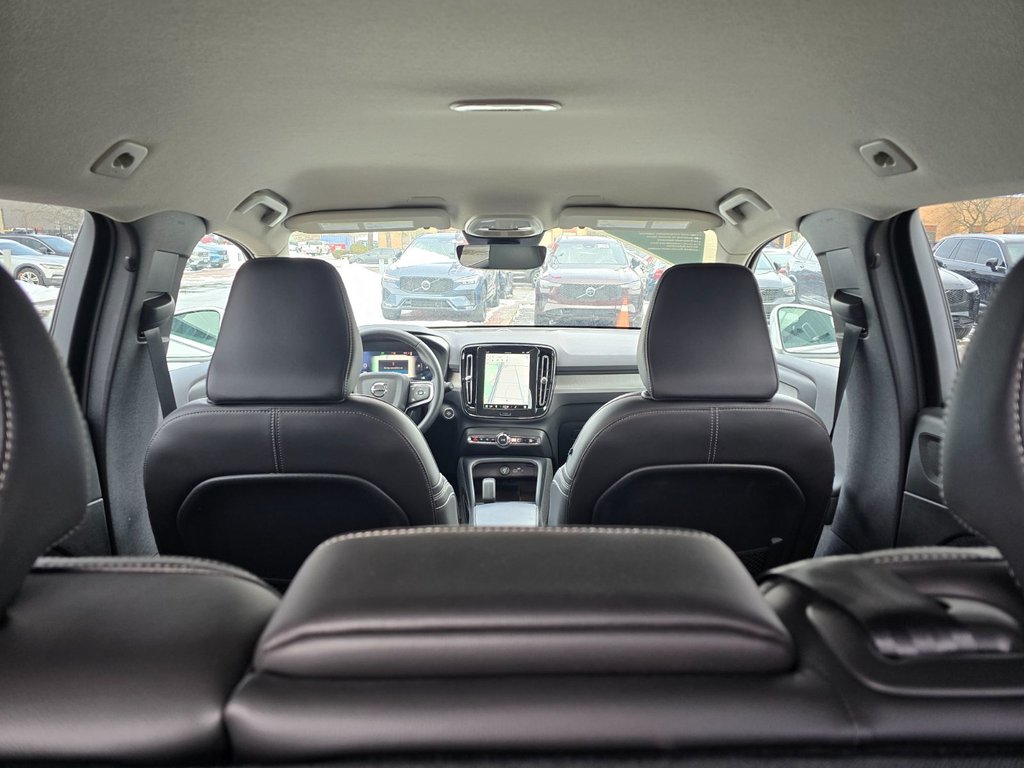 2025 Volvo XC40 CORE BRIGHT THEME-6