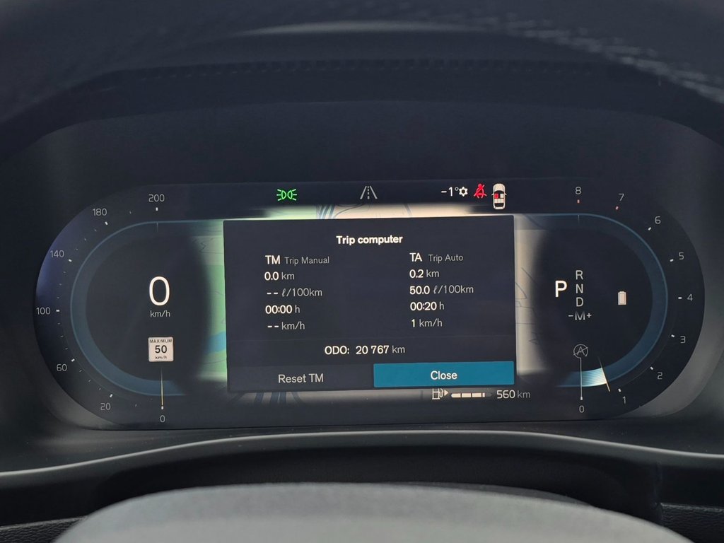 2025 Volvo XC40 CORE BRIGHT THEME-1