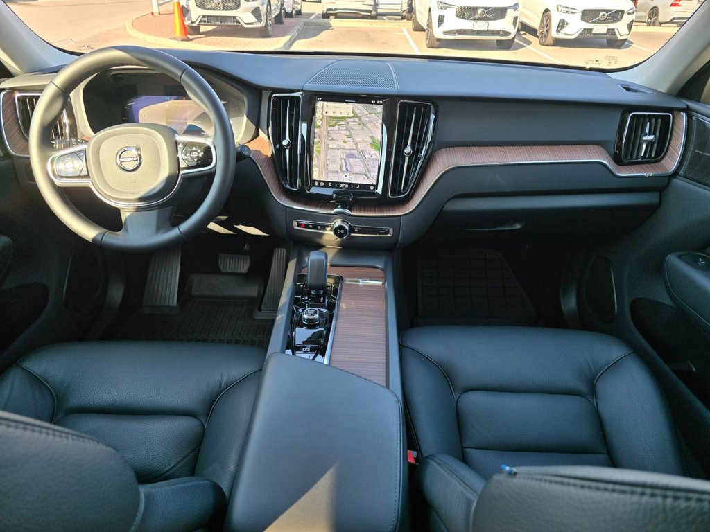 2024 Volvo XC60 PLUS DARK THEME-4