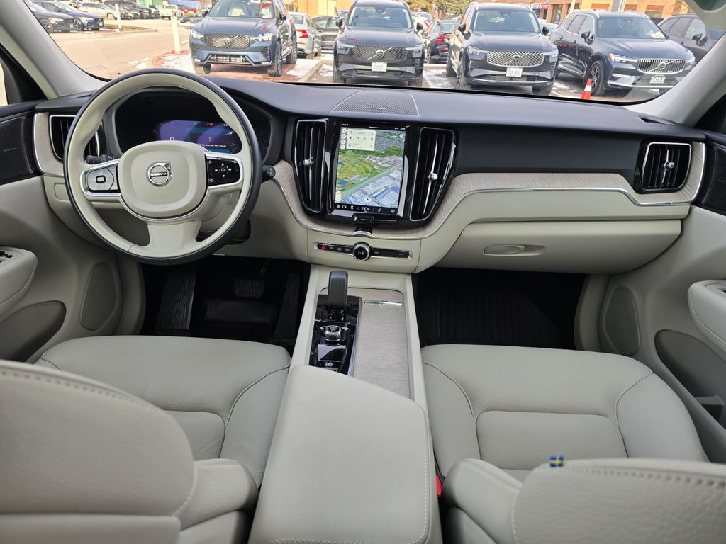 2024 Volvo XC60 PLUS DARK THEME-4