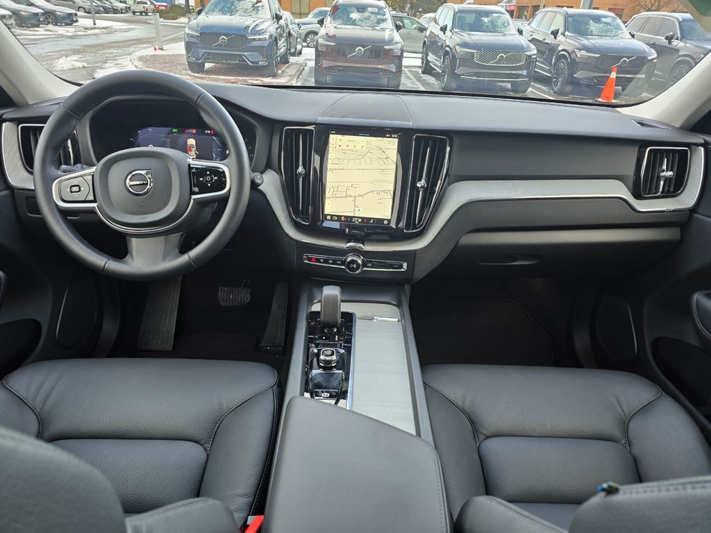 2025 Volvo XC60 PLUS DARK THEME-4