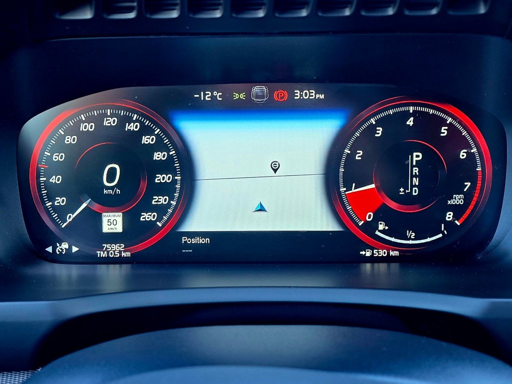 2022 Volvo XC90 R-DESIGN-1