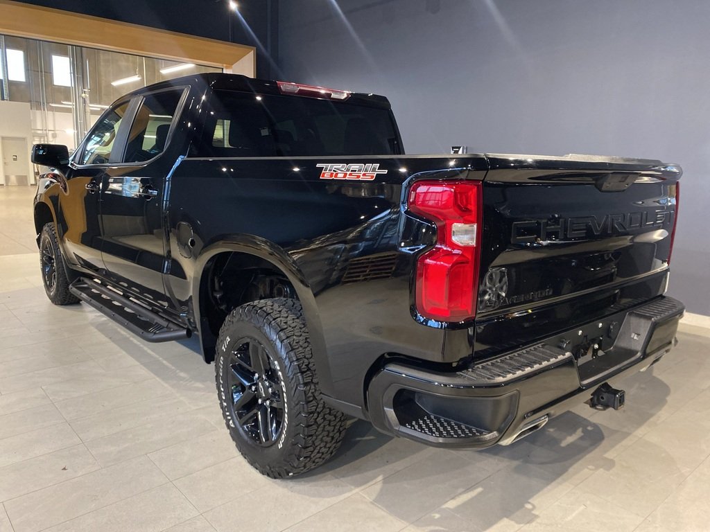 2021 Chevrolet Silverado 1500 Crew Cab 4x4 LT Trail Boss / Standard Box-2