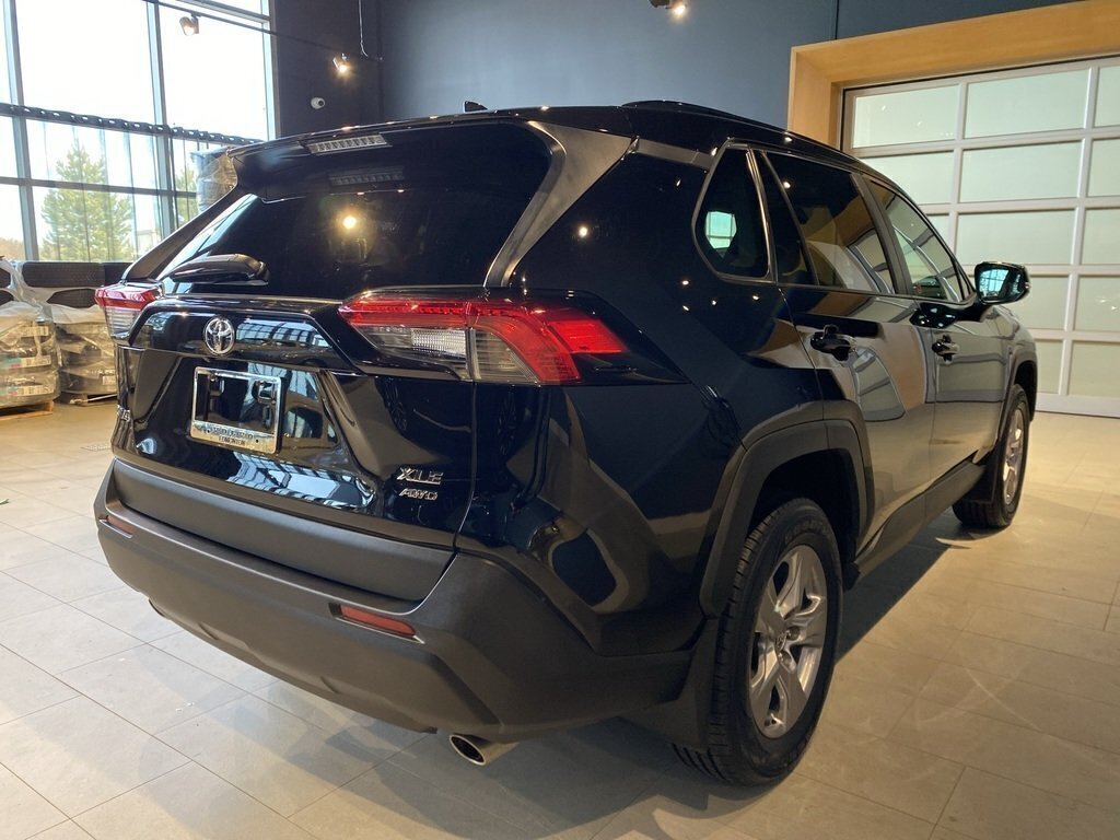 2022 Toyota RAV4 XLE AWD-4